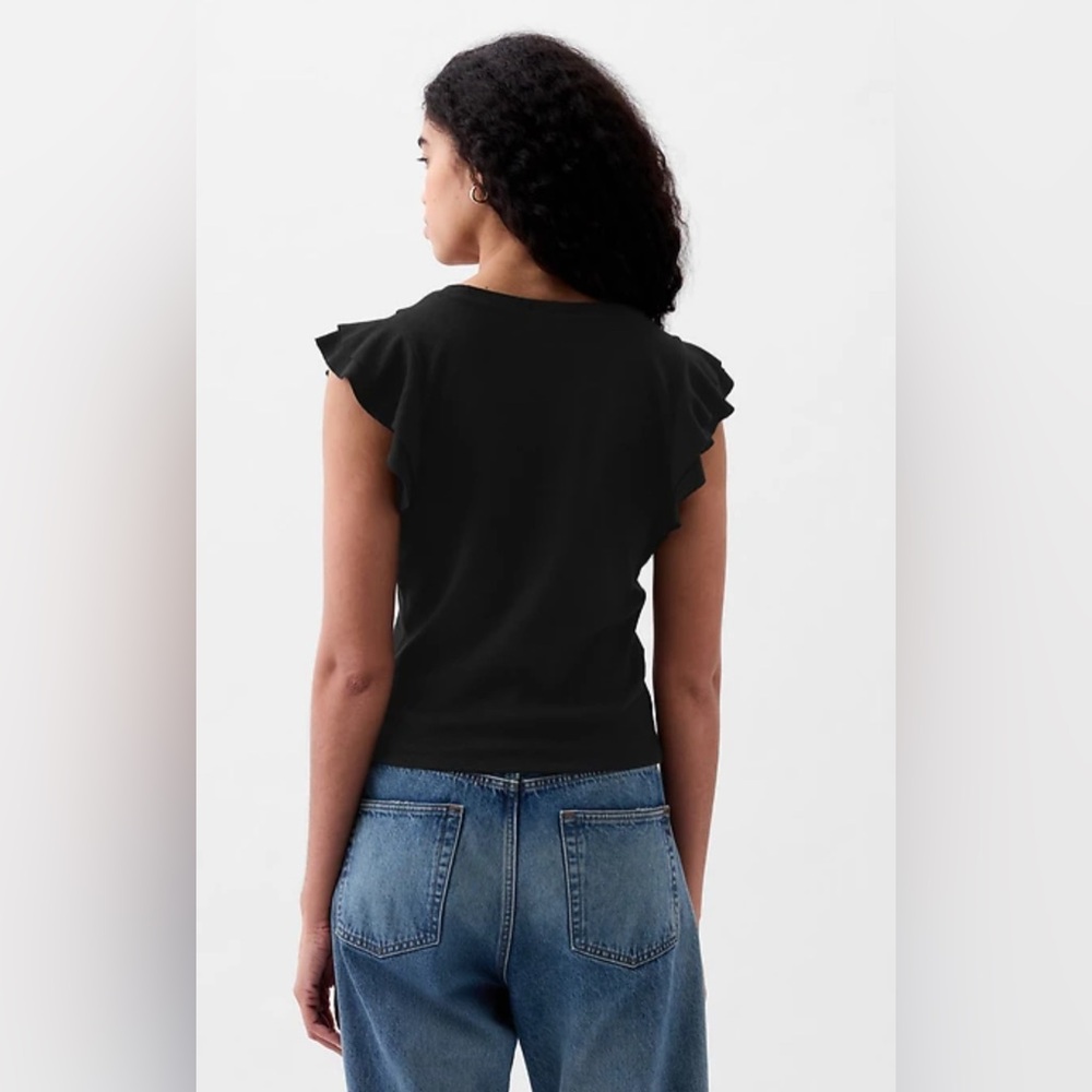 *NWT* GAP rubbed flutter sleeve top. Size L - Picture 2 of 7